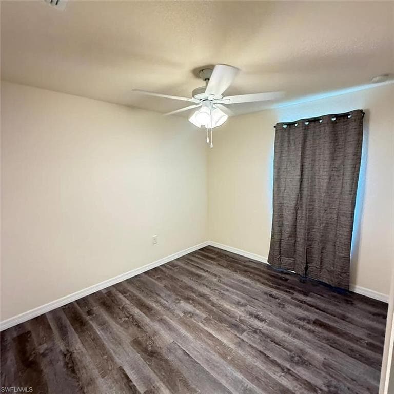 575 Oakshire LN, LEHIGH ACRES FL 33972-7