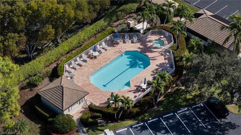 28740 Diamond DR # 203, BONITA SPRINGS FL 34134-1