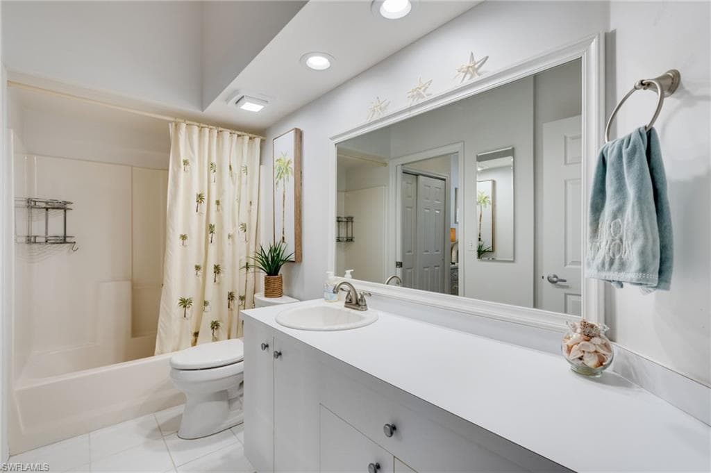 28740 Diamond DR # 203, BONITA SPRINGS FL 34134-14