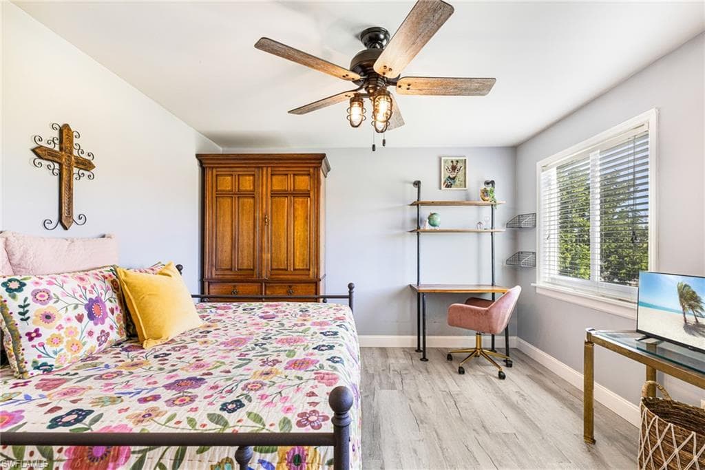 20520 Pine Tree LN, ESTERO FL 33928-16