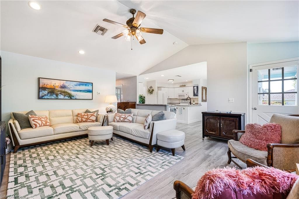 20520 Pine Tree LN, ESTERO FL 33928-2