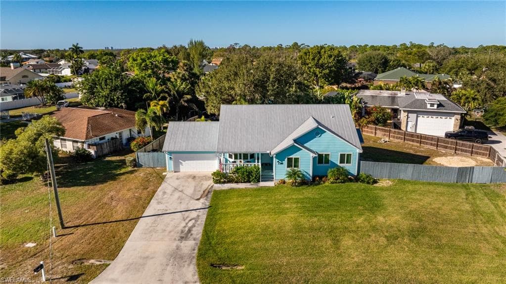 20520 Pine Tree LN, ESTERO FL 33928-27