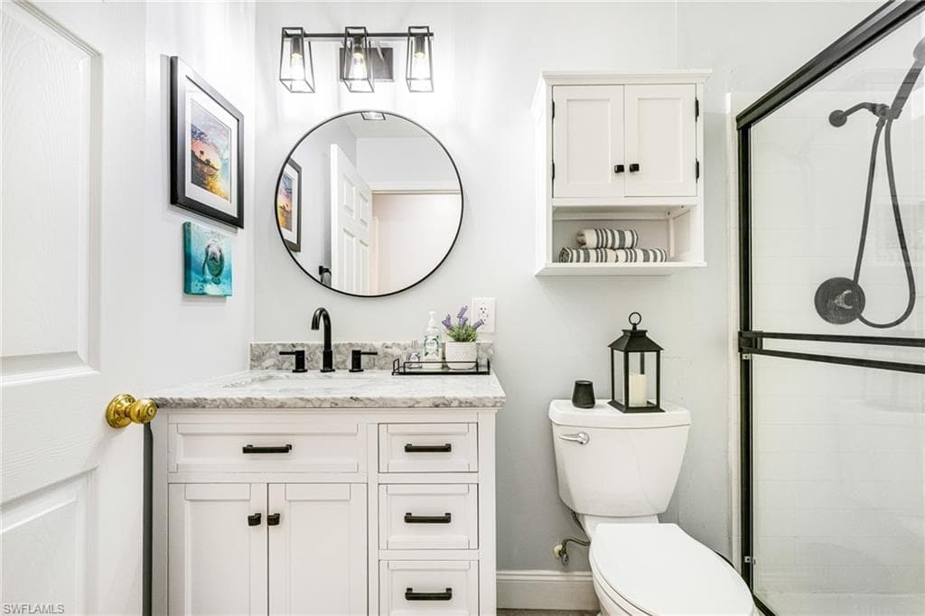 20520 Pine Tree LN, ESTERO FL 33928-17