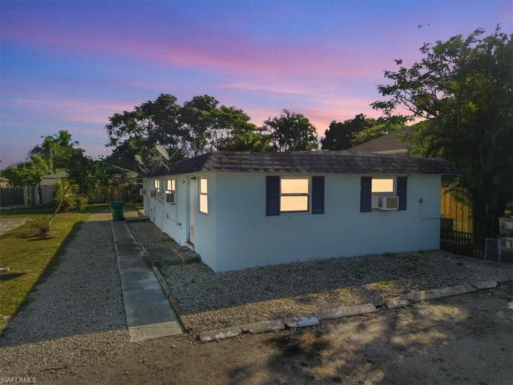 2495 Bayside ST, NAPLES FL 34112-1