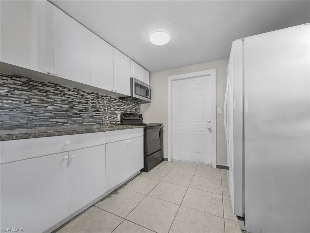 2495 Bayside ST, NAPLES FL 34112-12