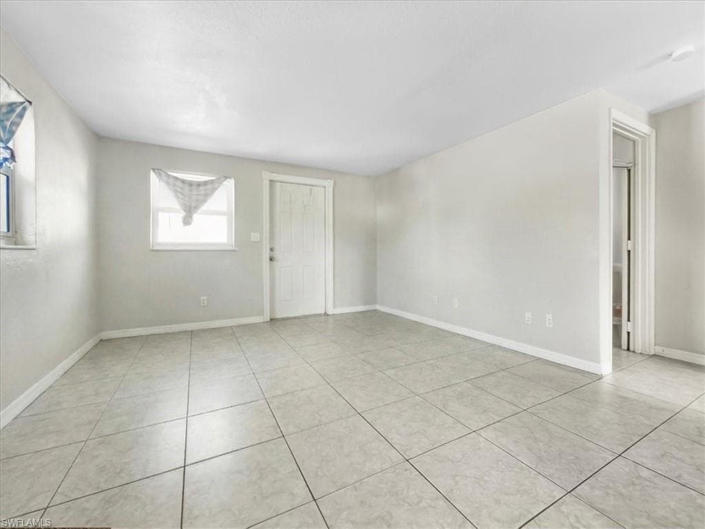 2495 Bayside ST, NAPLES FL 34112-16