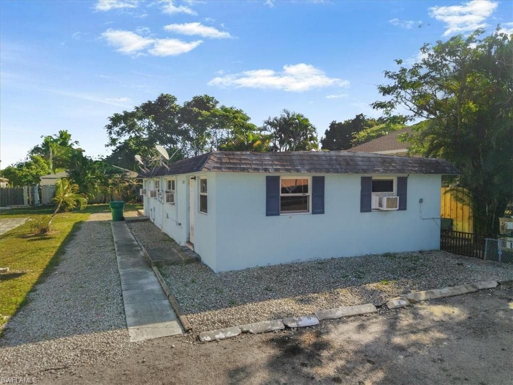 2495 Bayside ST, NAPLES FL 34112-31