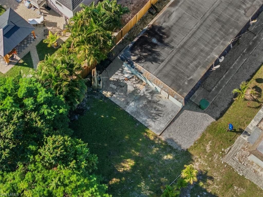 2495 Bayside ST, NAPLES FL 34112-8