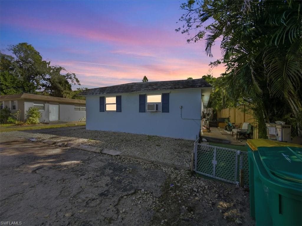2495 Bayside ST, NAPLES FL 34112-32