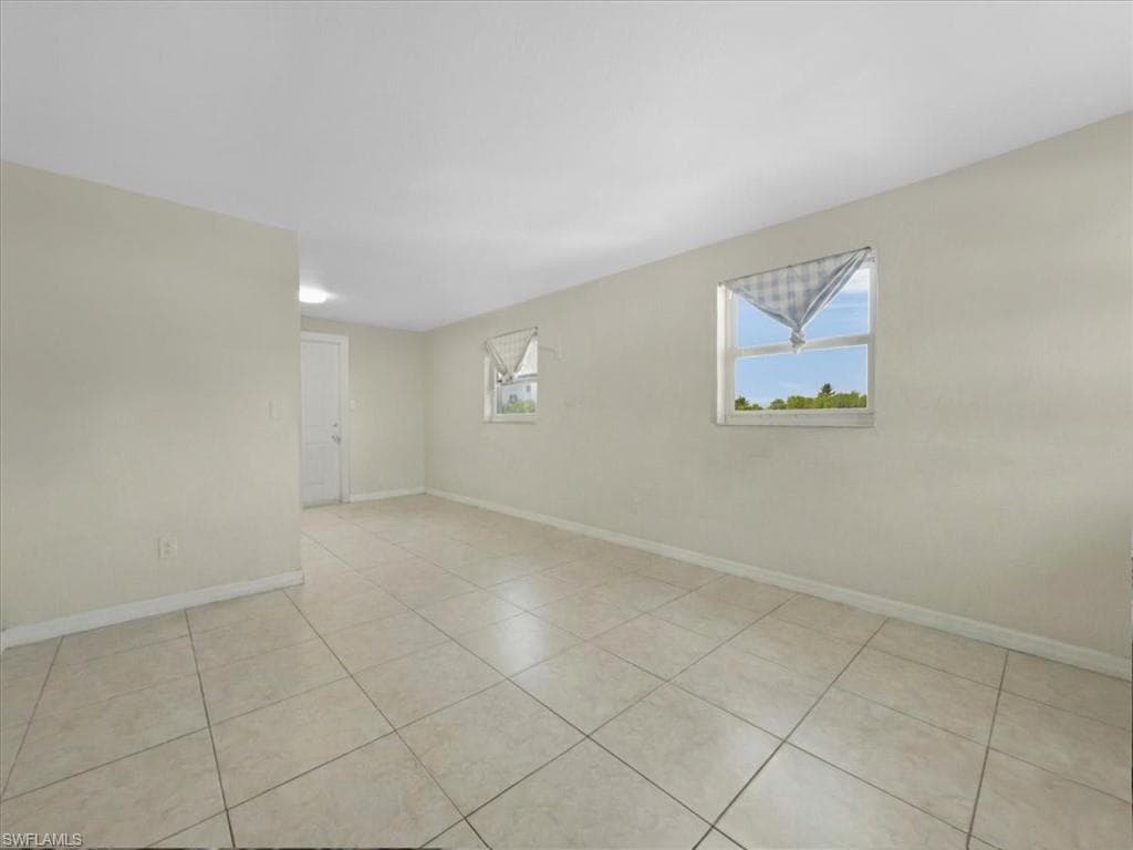 2495 Bayside ST, NAPLES FL 34112-14