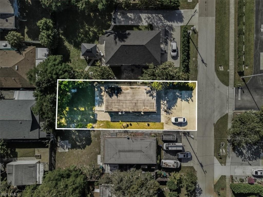 2495 Bayside ST, NAPLES FL 34112-3