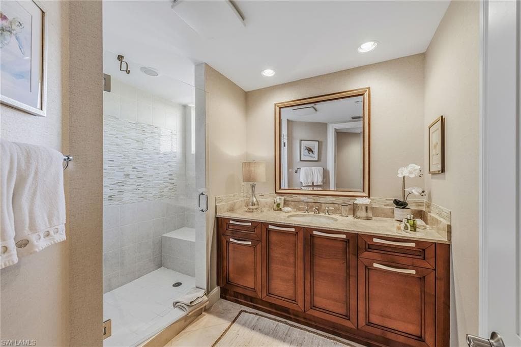 13675 Vanderbilt DR 707-15