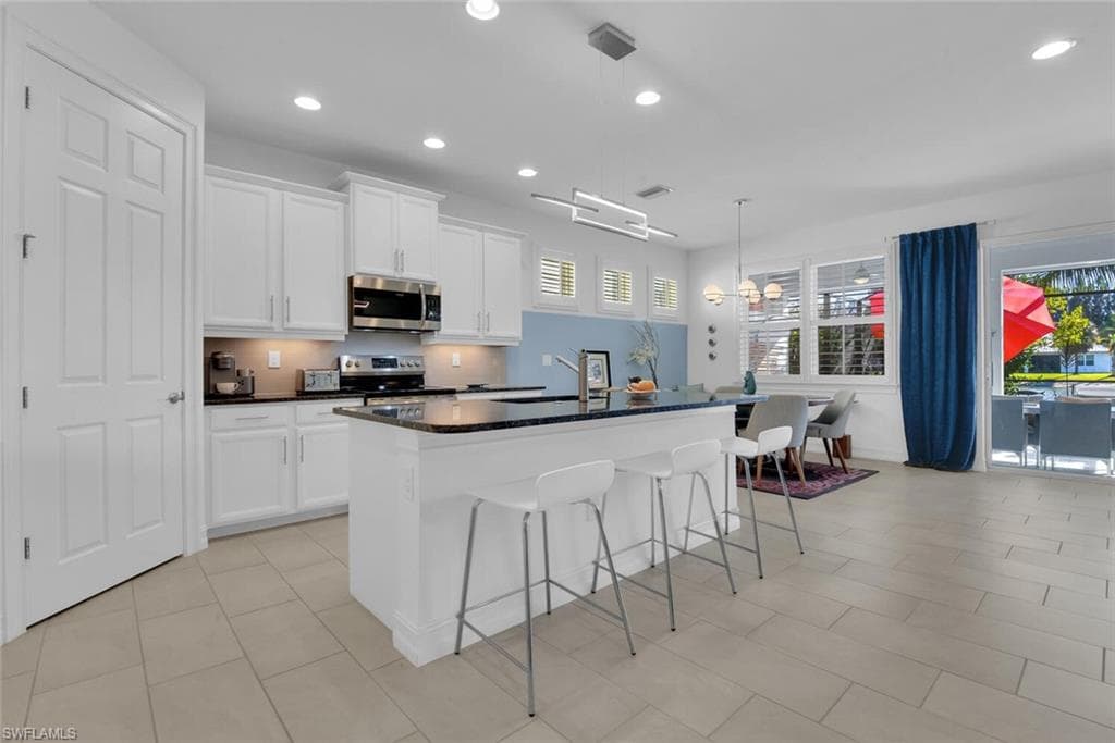 14662 Catamaran PL, NAPLES FL 34114-5