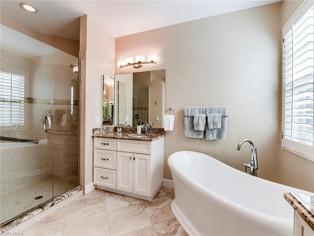 22050 Longleaf Trail DR, ESTERO FL 34135-17