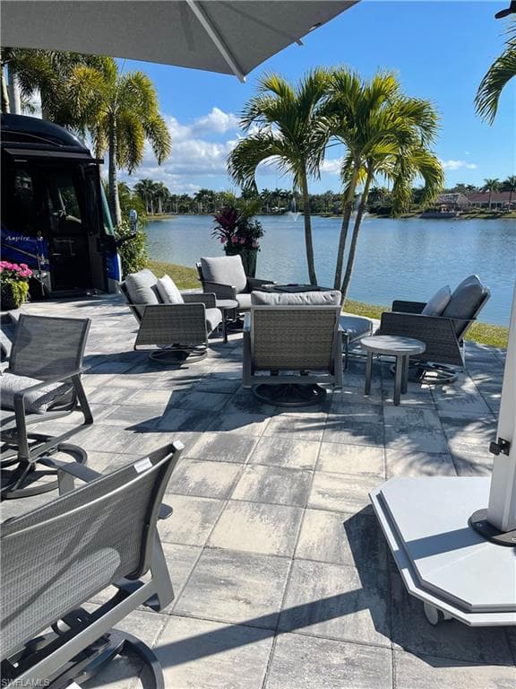 4735 Southern Breeze DR, NAPLES FL 34114-16