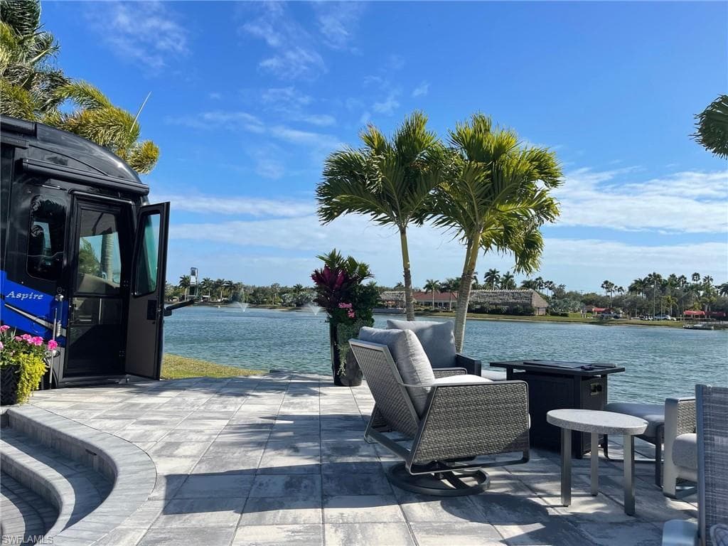 4735 Southern Breeze DR, NAPLES FL 34114-13