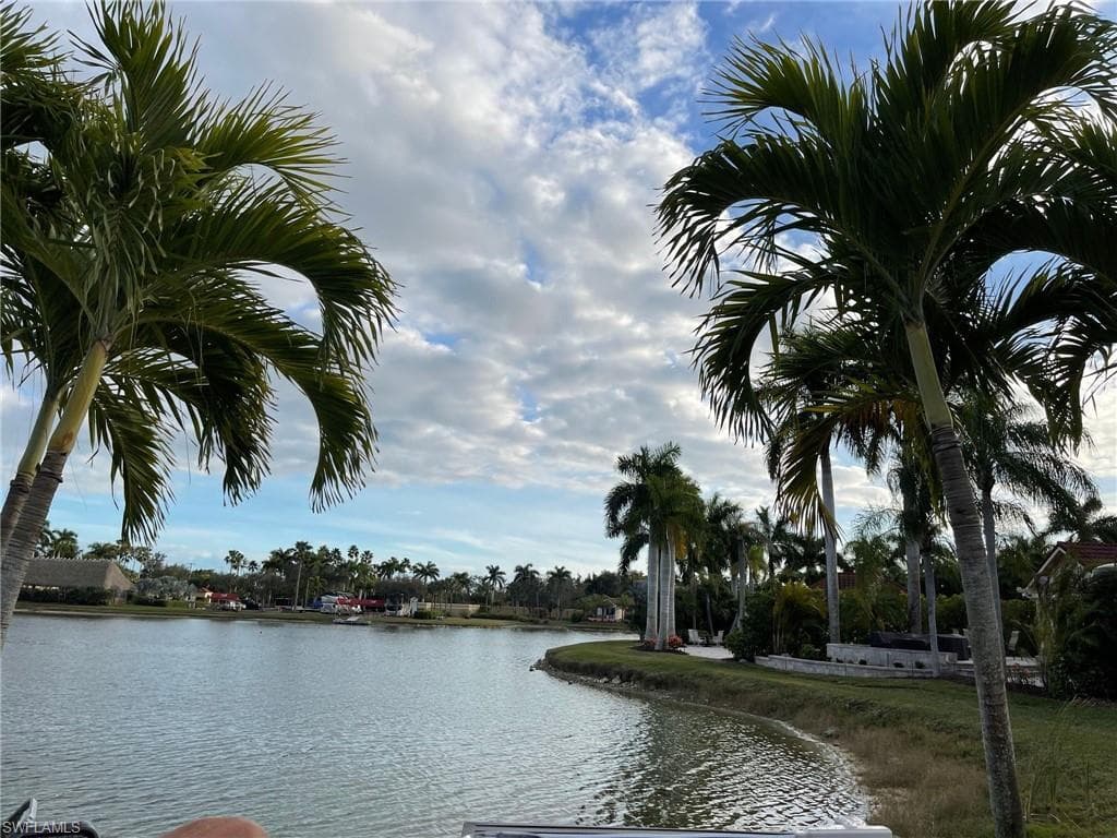 4735 Southern Breeze DR, NAPLES FL 34114-18