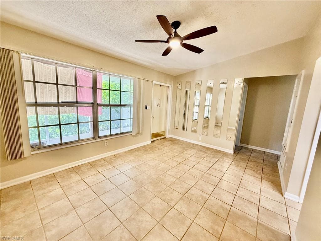 9 Palm BLVD, LEHIGH ACRES FL 33936-3