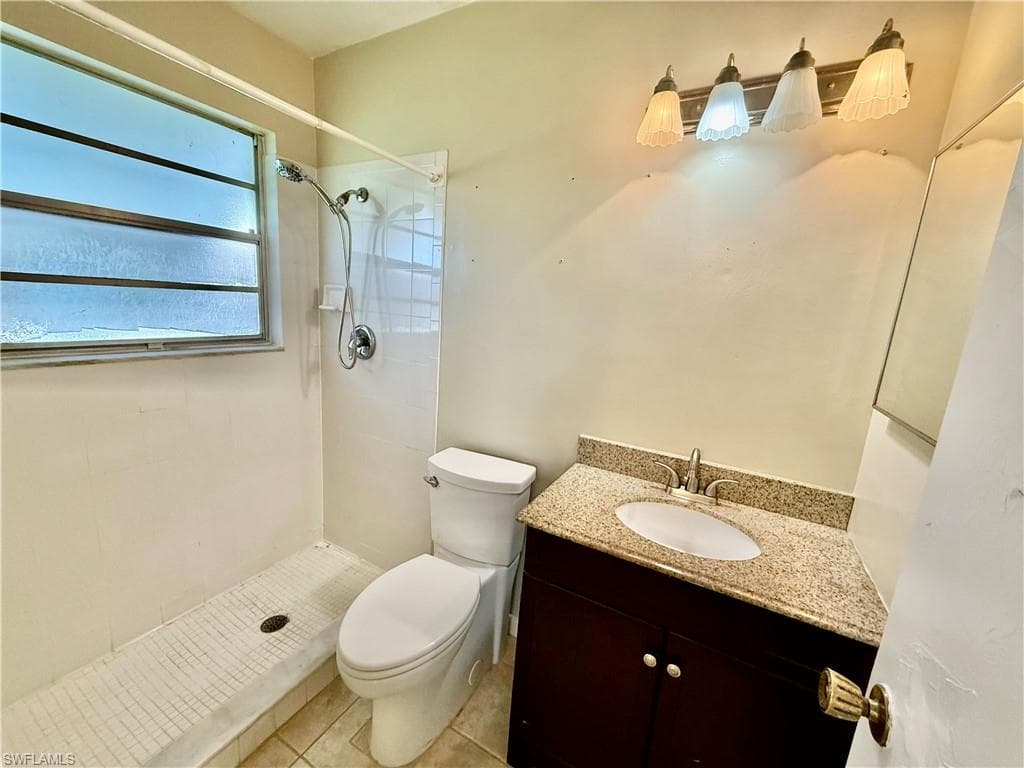 9 Palm BLVD, LEHIGH ACRES FL 33936-16