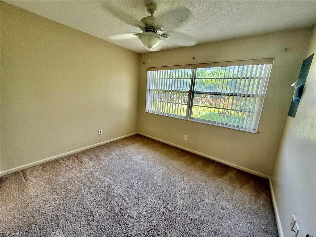 9 Palm BLVD, LEHIGH ACRES FL 33936-17