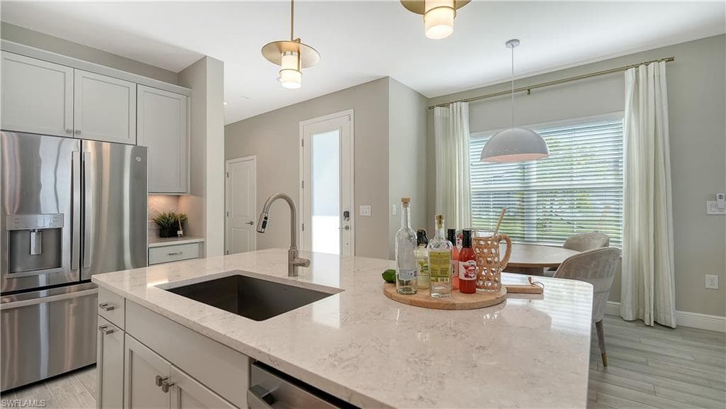 5125 Draco CIR, NAPLES FL 34120-16