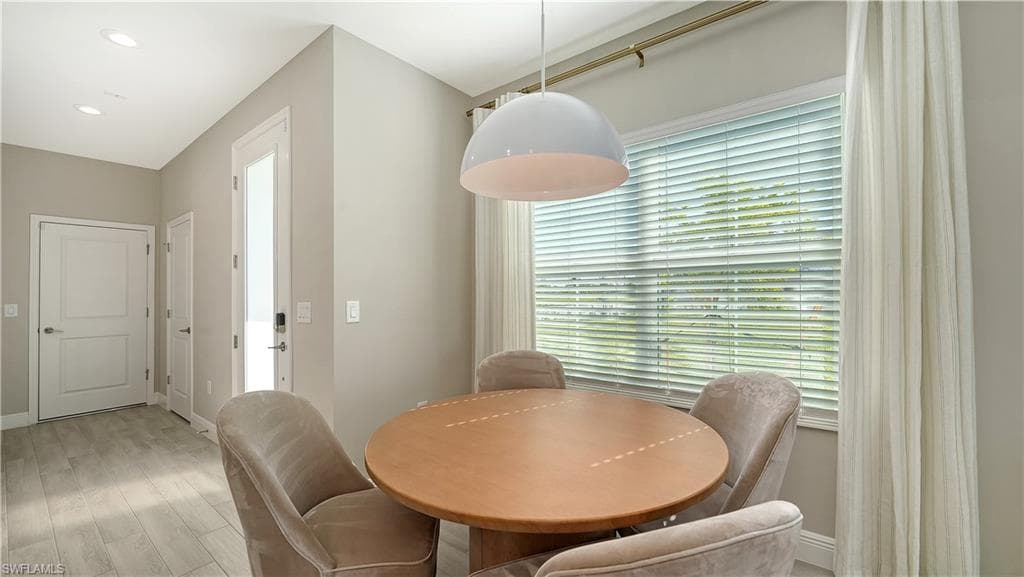 5125 Draco CIR, NAPLES FL 34120-18