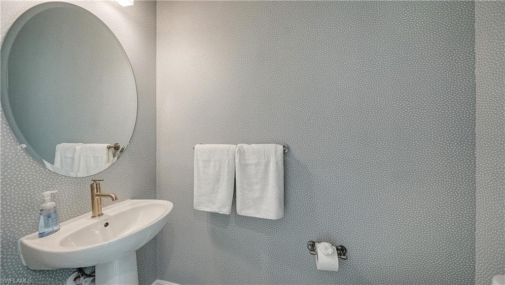 5125 Draco CIR, NAPLES FL 34120-20