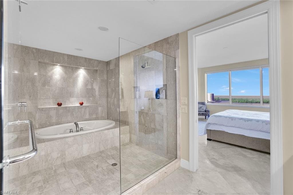 265 Indies WAY # 904, NAPLES FL 34110-11