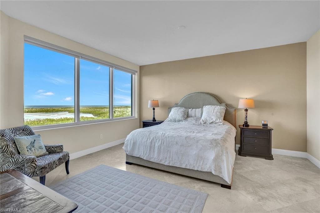 265 Indies WAY # 904, NAPLES FL 34110-8