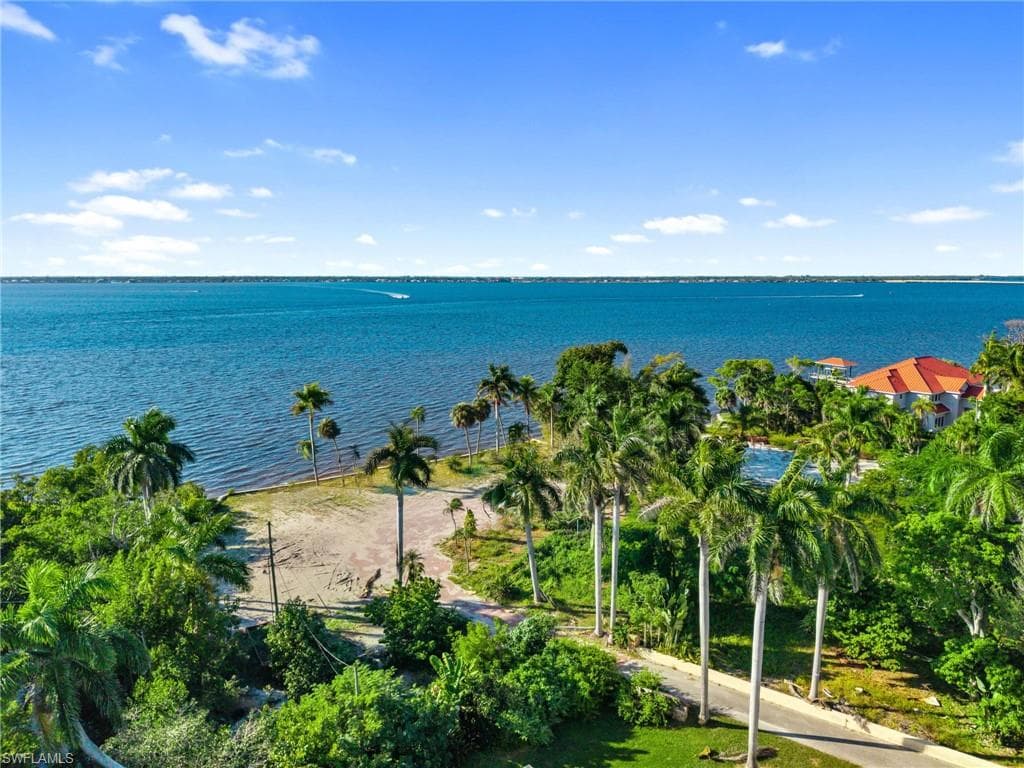 8661 Cajuput CV, FORT MYERS FL 33919-12