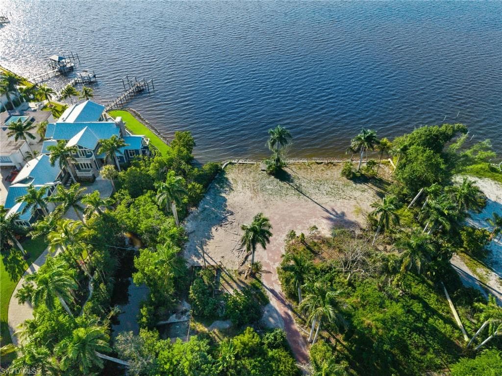 8661 Cajuput CV, FORT MYERS FL 33919-15