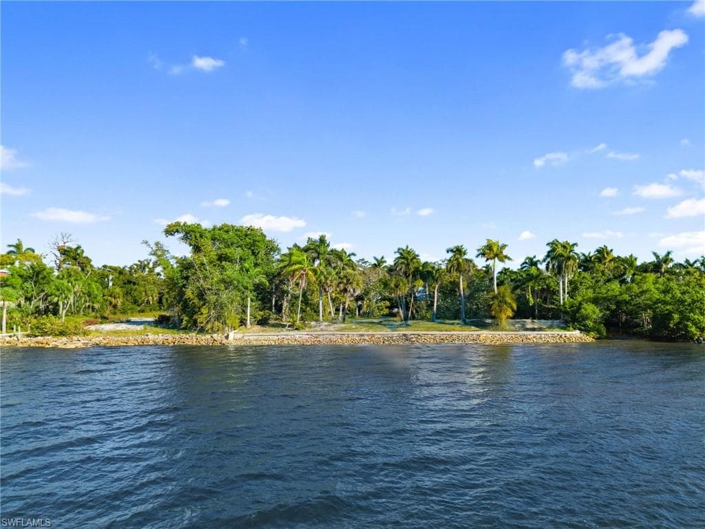 8661 Cajuput CV, FORT MYERS FL 33919-8