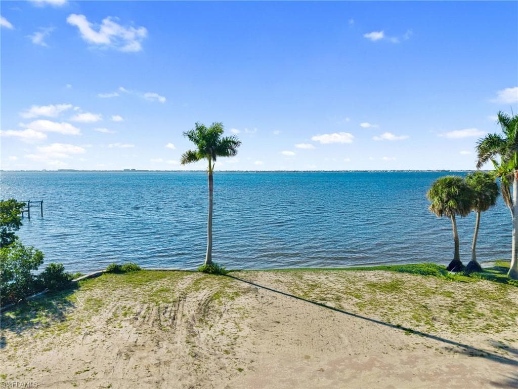 8661 Cajuput CV, FORT MYERS FL 33919-9