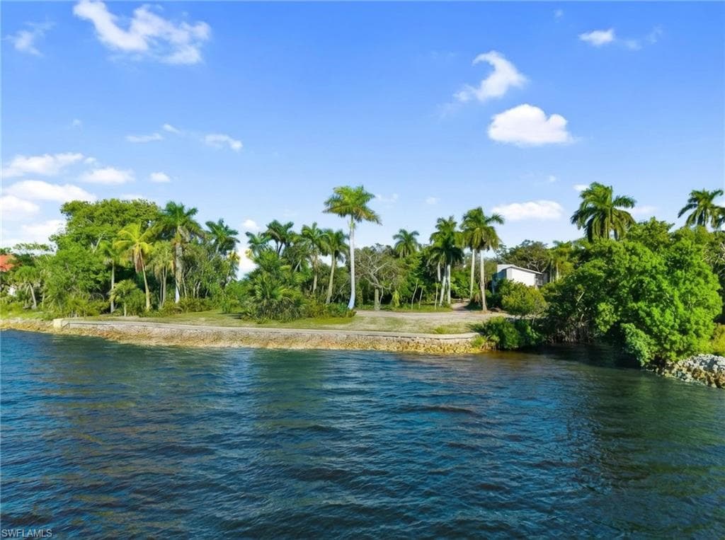 8661 Cajuput CV, FORT MYERS FL 33919-14