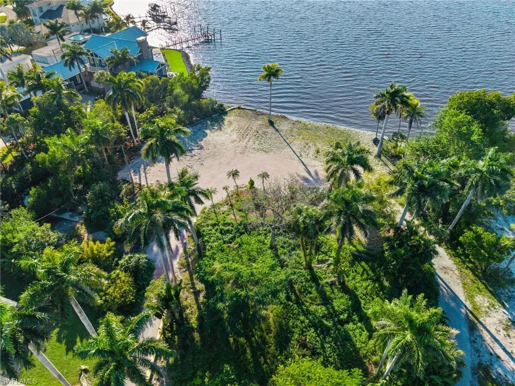 8661 Cajuput CV, FORT MYERS FL 33919-3