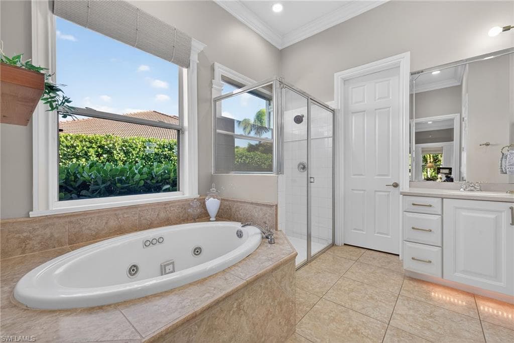 24920 Divot DR, BONITA SPRINGS FL 34135-15