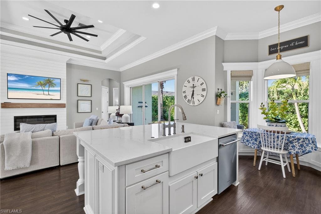 24920 Divot DR, BONITA SPRINGS FL 34135-6