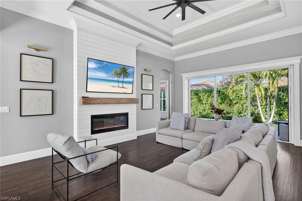 24920 Divot DR, BONITA SPRINGS FL 34135-7