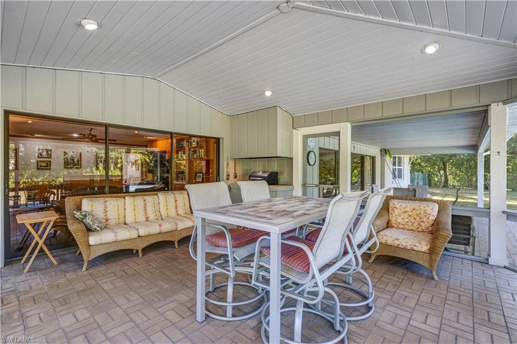 3540 Avocado DR, FORT MYERS FL 33901-32