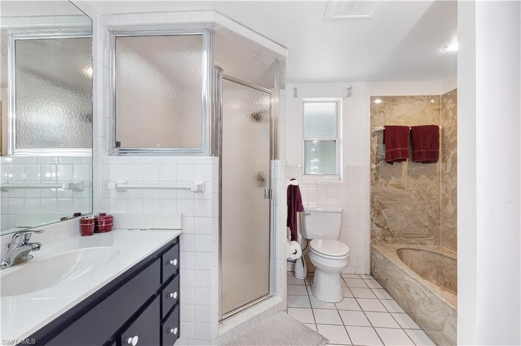 3540 Avocado DR, FORT MYERS FL 33901-18