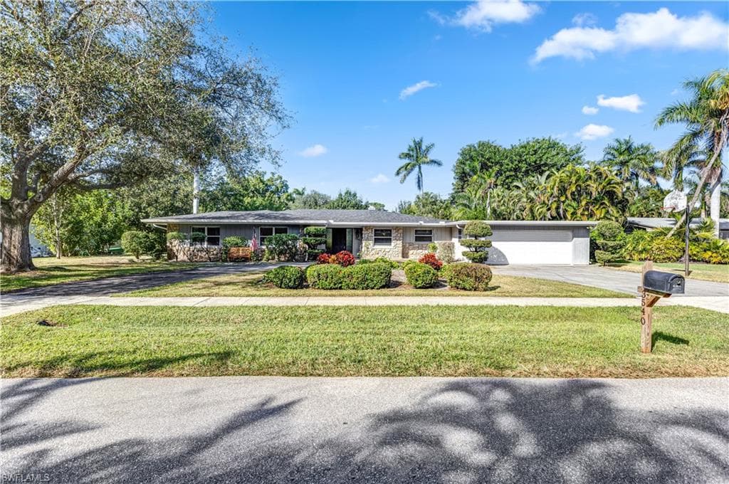3540 Avocado DR, FORT MYERS FL 33901-39
