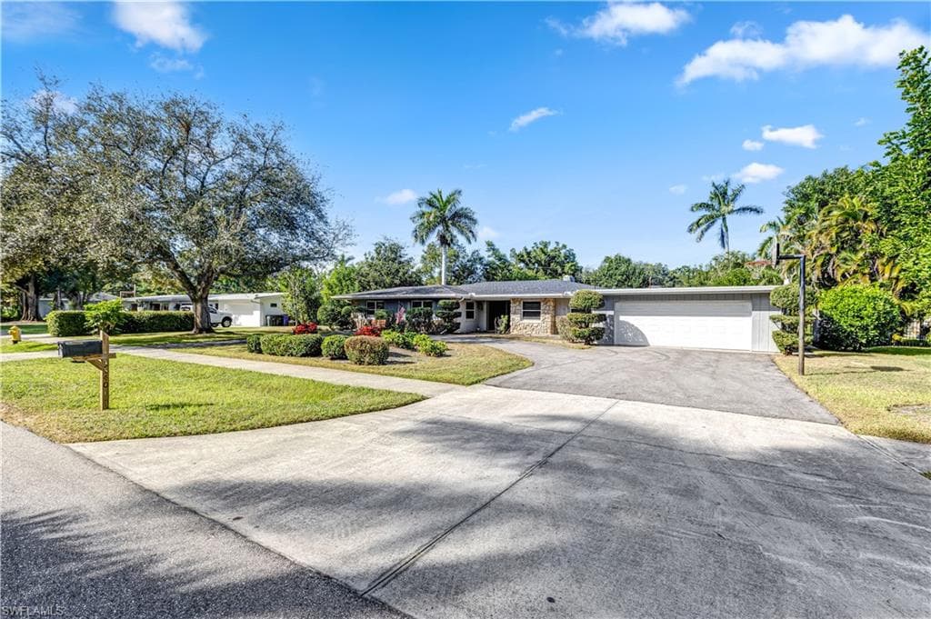 3540 Avocado DR, FORT MYERS FL 33901-38