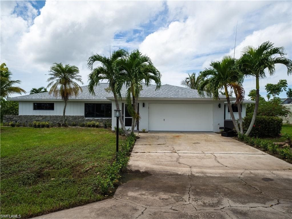 2153 Channel WAY W, NORTH FORT MYERS FL 33917-3