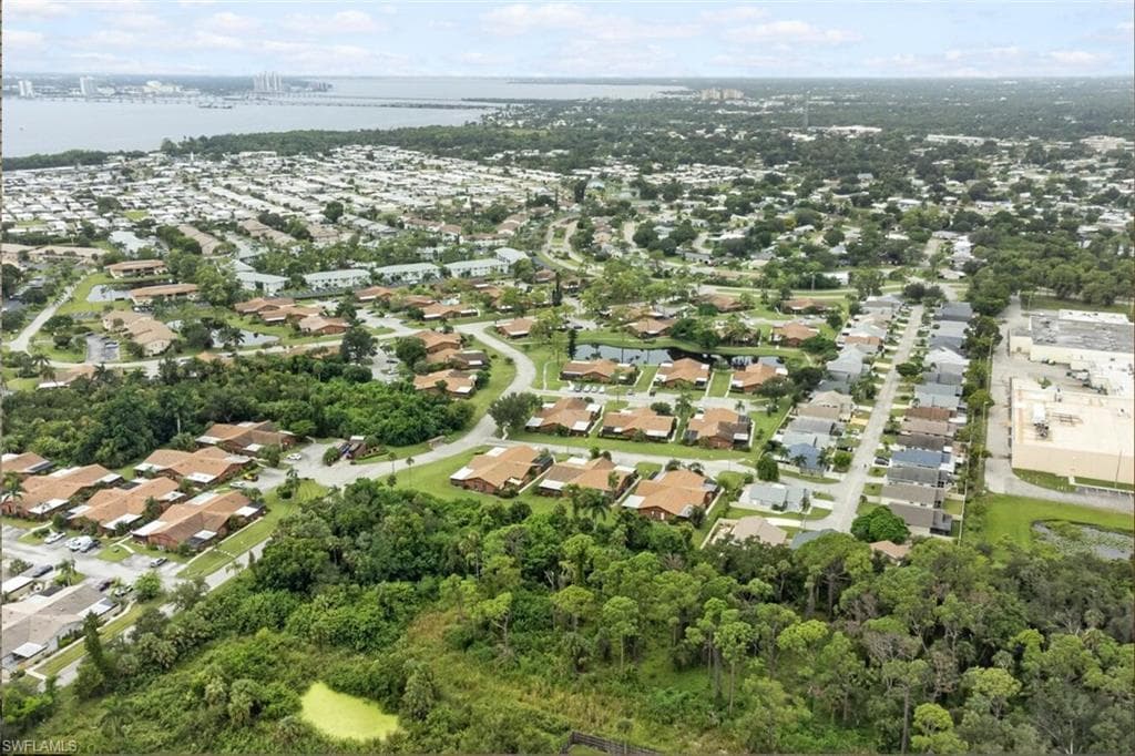 15437 Crystal Lake DR, NORTH FORT MYERS FL 33917-1