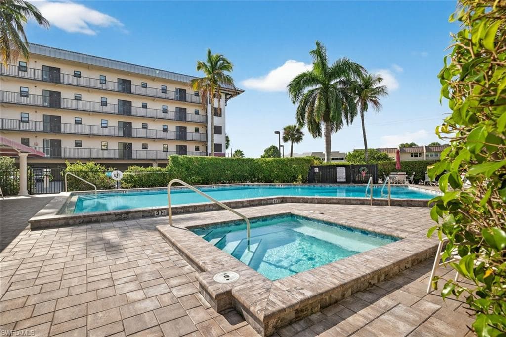 801 River Point DR # 203A, NAPLES FL 34102-26