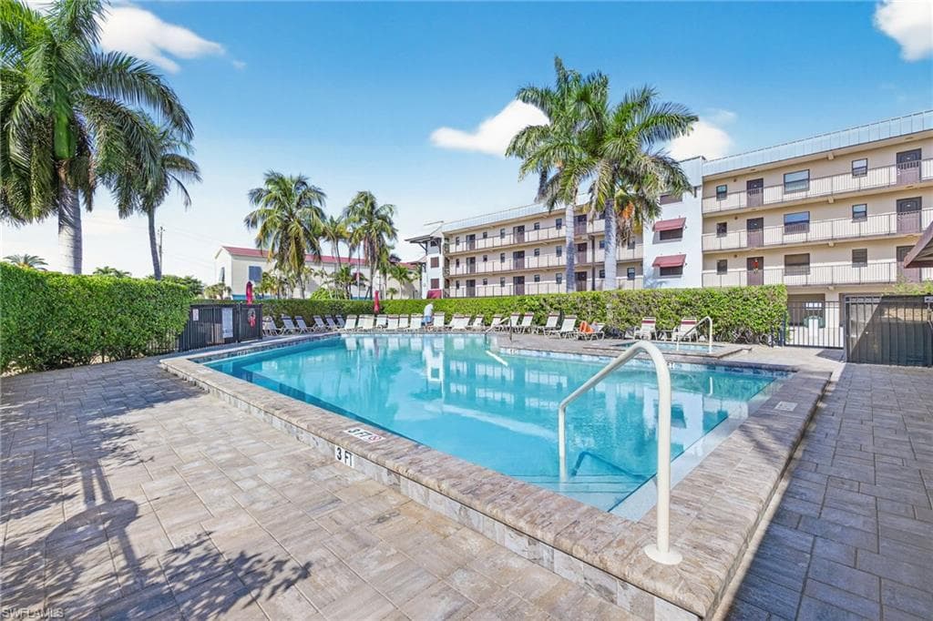 801 River Point DR # 203A, NAPLES FL 34102-25