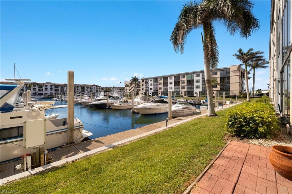 801 River Point DR # 203A, NAPLES FL 34102-23