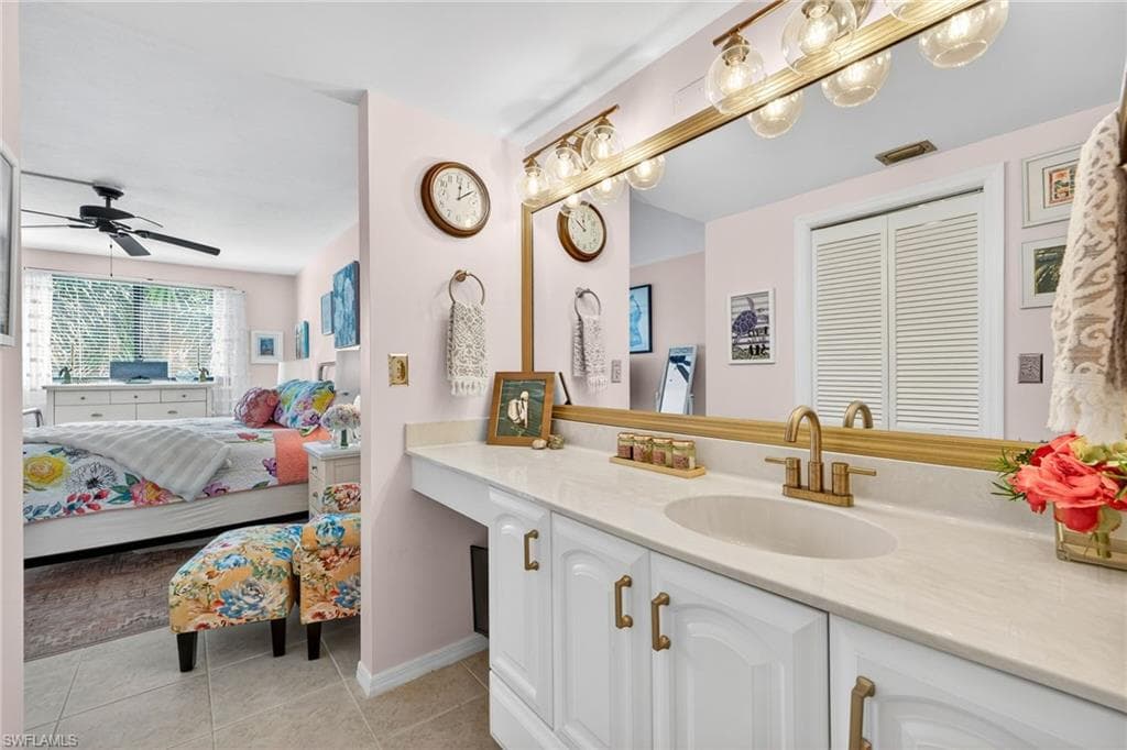 801 River Point DR # 203A, NAPLES FL 34102-17