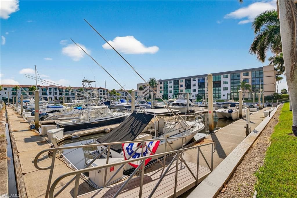 801 River Point DR # 203A, NAPLES FL 34102-28