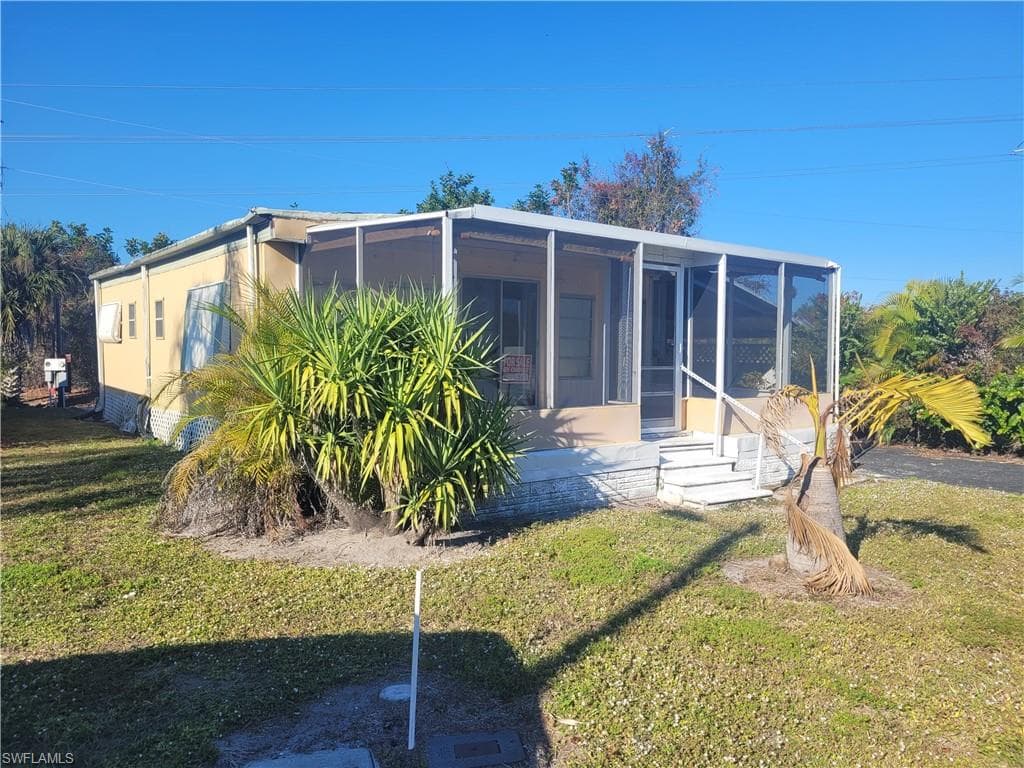 265 Fireball LN, NORTH FORT MYERS FL 33917-5